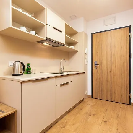 Wolska With Parking By Renters