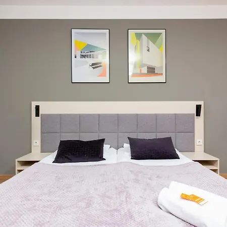 Wolska With Parking By Renters شقة وارسو