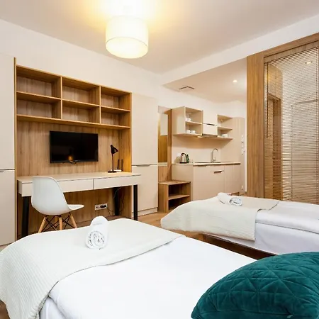 Wolska With Parking By Renters *